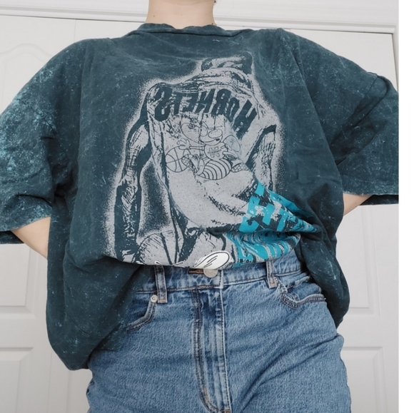 COPY - Rare 90s hornets NBA GRAPHIC T SHIRT SIZE XL - Picture 4 of 5